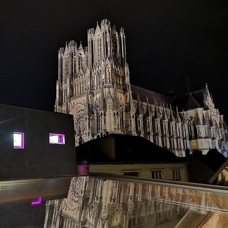 Apartmán Logement Cosy Renove Au Pied De La Cathedrale Avec Climatisation Remeš Exteriér fotografie