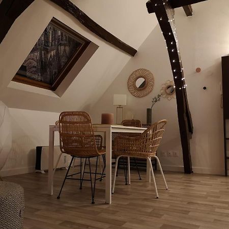 Apartmán Logement Cosy Renove Au Pied De La Cathedrale Avec Climatisation Remeš Exteriér fotografie